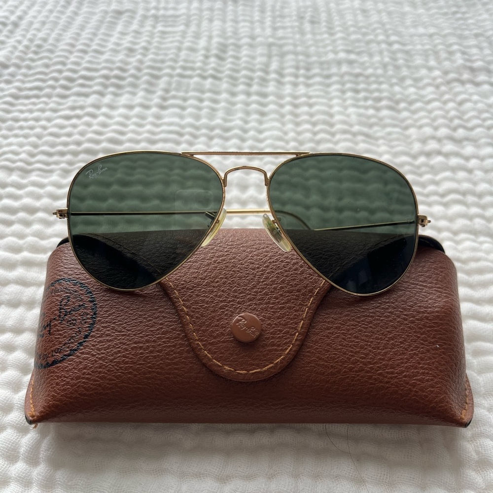 AUTHENTIC RAY-BAN AVIATORS!